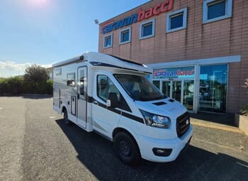 Foto Mc Louis Mc 4 331 Slim Camper  Parzialmente Integrato Nuovo