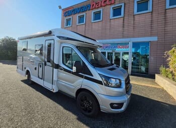 Foto Mc Louis Mc4 367 Slim Camper  Parzialmente Integrato Nuovo