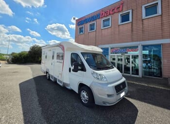 Roller Team Grancuca Garage P Camper  Parzialmente Integrato Usato