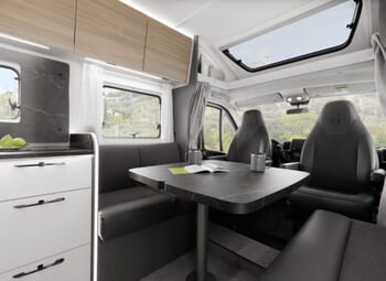 Etrusco T 7400 Qbc ( Letto Nautico ) Camper  Parzialmente Integrato Nuovo