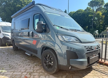 Foto CHALLENGER F&S 5 POSTI VIAGGIO