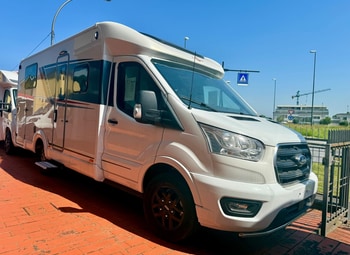Foto BURSTNER LINEO T 700 